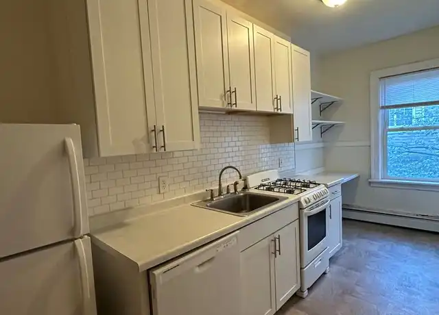 Property at 2121 Hennepin Ave S Unit 204, Minneapolis, MN, 55405, 1 bed, 1 bath, [object Object]