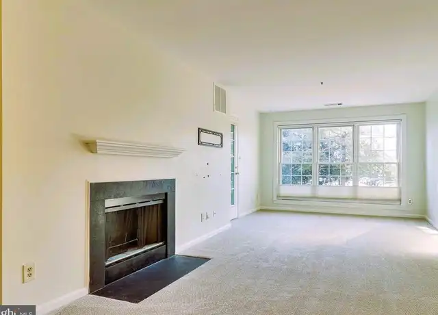 Property at 244 S Reynolds St #303, Alexandria, VA, 22304, 1 bed, 1 bath, [object Object]
