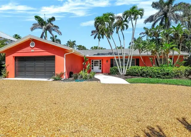 Property at 135 7th Ave N, Naples, FL, 34102, 2 beds, 2 baths, [object Object]