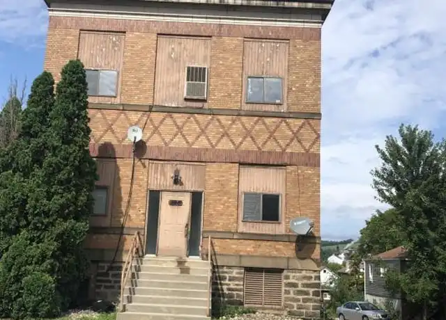 Property at 324 N 4th St Unit 4, Clairton, PA, 15025, 1 bed, 1 bath, [object Object]