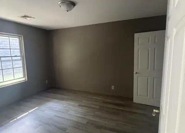 Property at 100 Finley Villas Ct Unit 704, Kingsport, TN, 37660, 1 bed, 1 bath, [object Object]