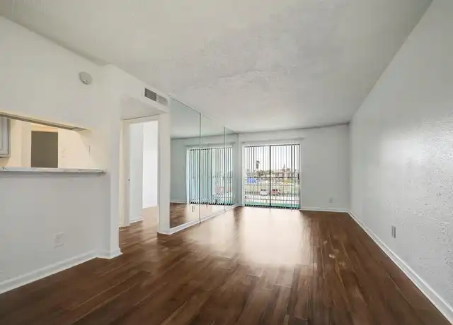Property at 2830 S Bartell Dr, Houston, TX, 77054, 2 beds, 1 bath, [object Object]