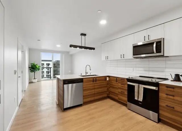Photo of 18004 Midvale Ave N, Shoreline, WA 98133
