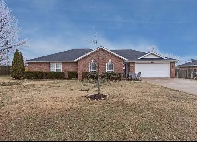 Property at 720 Michael Ct, Centerton, AR, 72719, 3 beds, 2 baths, [object Object]
