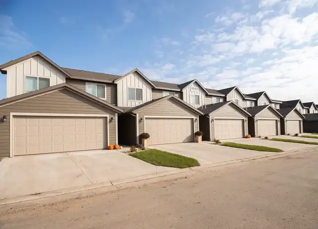 Property at Willows Edge - 418 S Hein Ave, Sioux Falls, SD, 57110, 2 beds, 1.5-2 baths, [object Object]