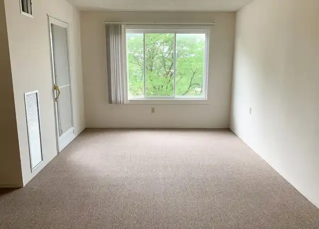 Property at 6120 Middlebelt Rd Unit 102, Garden City, MI, 48135, 2 beds, 1 bath, [object Object]