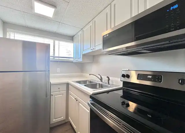 Property at Raven at Ringling - 5233 N Tamiami Trl, Sarasota, FL, 34234, 1 bed, 1 bath, [object Object]