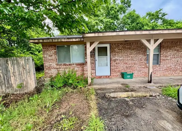 Property at 2074 N Gregg Ave Unit 2074, Fayetteville, AR, 72703, 2 beds, 1 bath, [object Object]