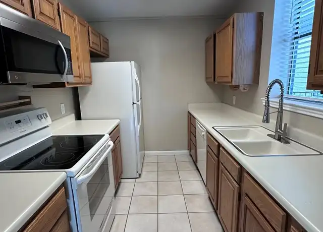 Property at 2409 Leon St #205, Austin, TX, 78705, 1 bed, 1 bath, [object Object]