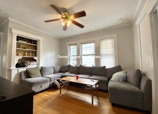 Property at 29 Chetwynd Rd Unit 2, Somerville, MA, 02144, 4 beds, 1 bath, [object Object]
