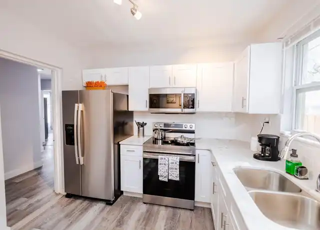 Property at 1409 E Waters Ave, Tampa, FL, 33604, 1 bed, 1 bath, [object Object]