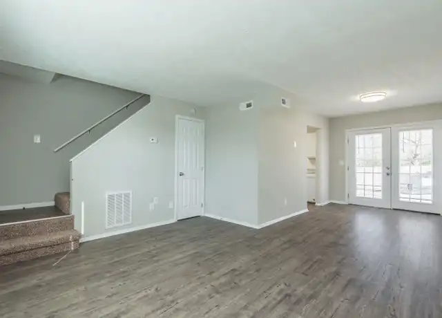 Property at 2512 McMillan St, Knoxville, TN, 37917, 2 beds, 1 bath, [object Object]