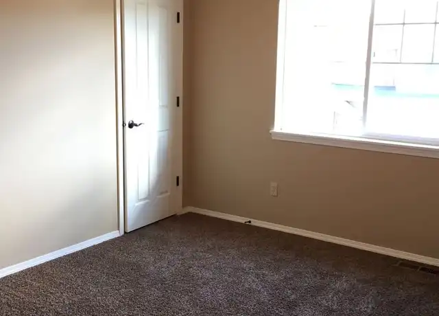 Property at 632 S 36th Ave Unit 3, Yakima, WA, 98902, 3 beds, 2.5 baths, [object Object]