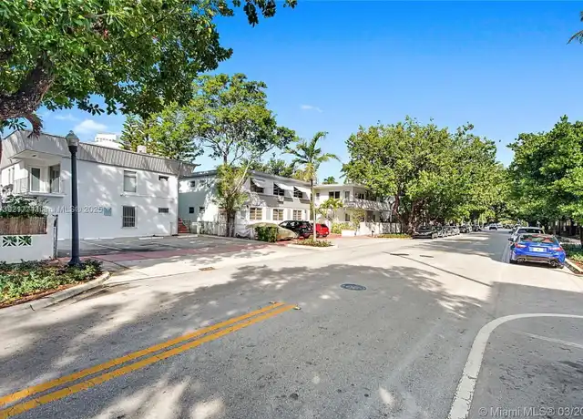 Property at 208 Meridian Ave #6, Miami Beach, FL, 33139, 1 bed, 1 bath, [object Object]