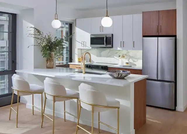 Property at 17 Market West - 1701 Market St, Philadelphia, PA, 19103, 1-2 bed, 1-2 bath, [object Object]