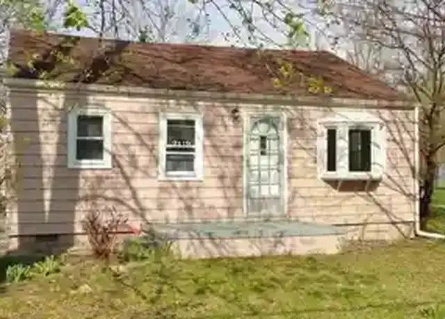 Property at 2119 N Northcrest Dr, Peoria, IL, 61604, 2 beds, 1 bath, [object Object]