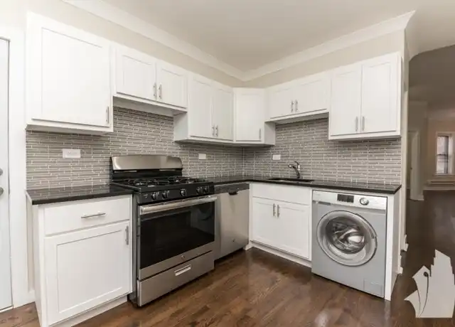 Property at 915 W Waveland Ave, Chicago, IL, 60613, 2 beds, 1 bath, [object Object]