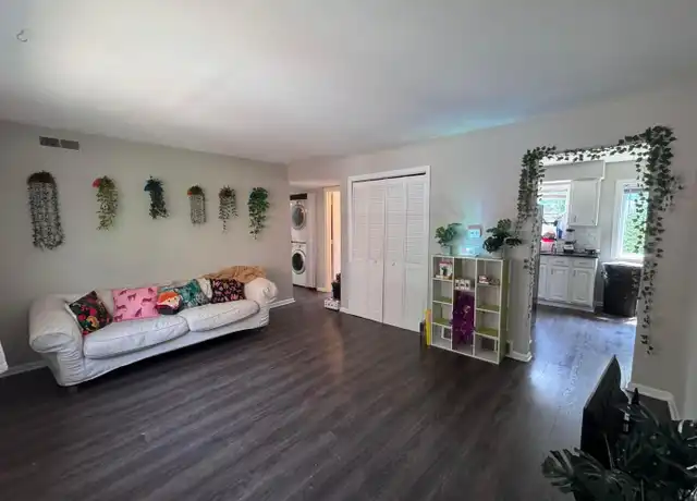 Property at 1170 Bryden Rd Unit D, Columbus, OH, 43205, 2 beds, 1 bath, [object Object]