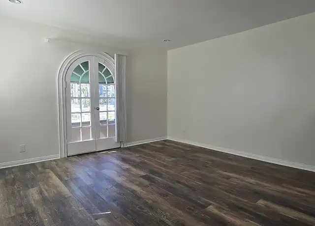 Property at 44 Alamitos Ave, Long Beach, CA, 90802, 0-1 beds, 1 bath, [object Object]