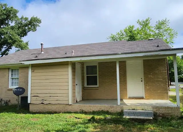 Property at 1724 Griers Grove Rd, Charlotte, NC, 28216, 3 beds, 1 bath, [object Object]