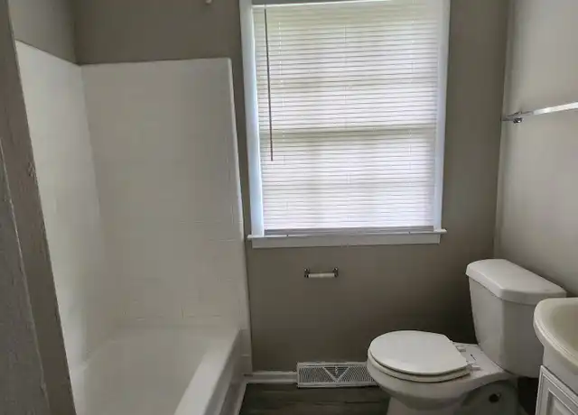 Property at 1724 Griers Grove Rd, Charlotte, NC, 28216, 3 beds, 1 bath, [object Object]