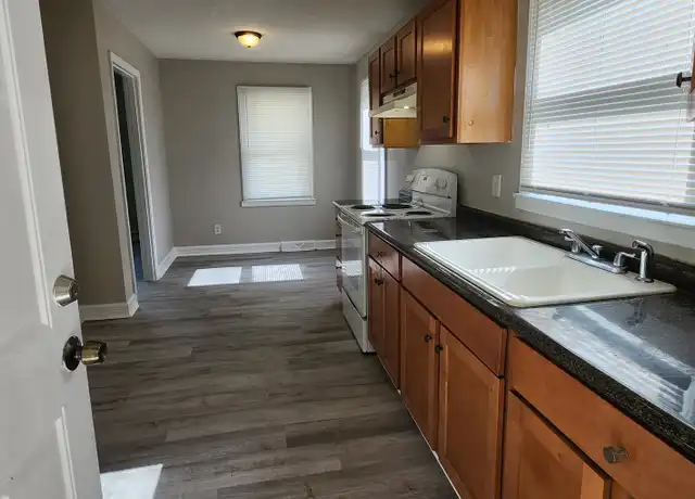 Property at 1724 Griers Grove Rd, Charlotte, NC, 28216, 3 beds, 1 bath, [object Object]
