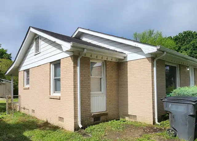 Property at 1724 Griers Grove Rd, Charlotte, NC, 28216, 3 beds, 1 bath, [object Object]