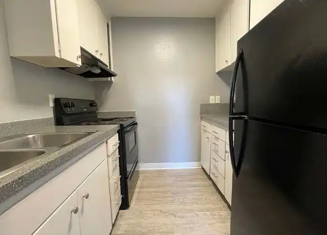 Property at 1411 S Union Ave, Tacoma, WA, 98405, 2 beds, 1 bath, [object Object]