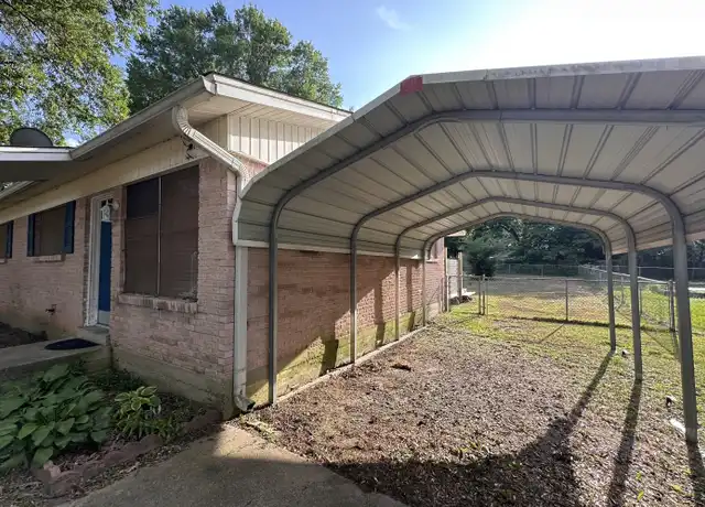 Property at 3025 Locust St, Texarkana, AR, 71854, 3 beds, 1 bath, [object Object]
