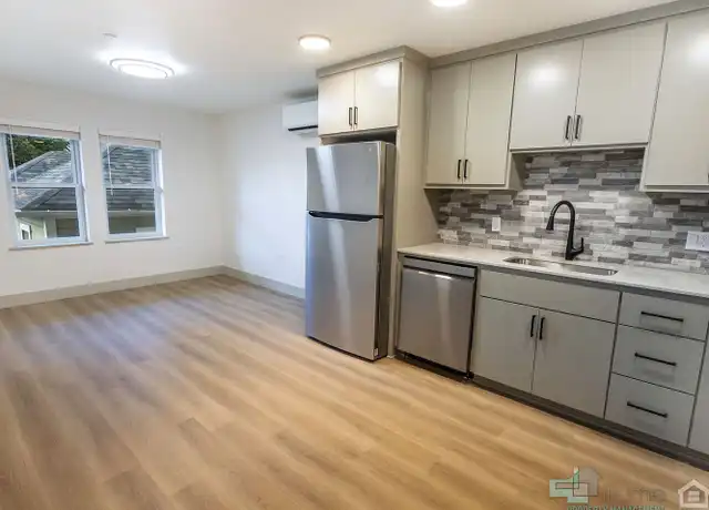 Property at 617 Monroe St Unit 205, Oregon City, OR, 97045, 1 bed, 1 bath, [object Object]