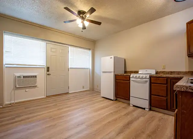 Property at 11501 Richland Dr Unit 8, Papillion, NE, 68138, 1 bed, 1 bath, [object Object]