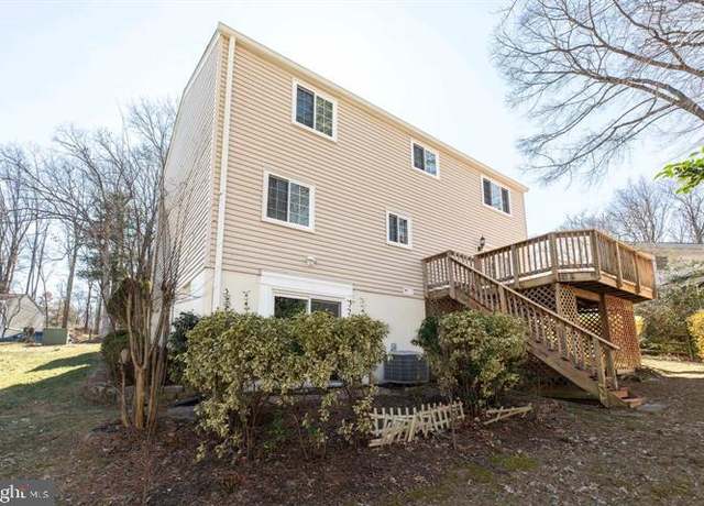 Photo of 10718 Freds Oak Ct, Burke, VA 22015