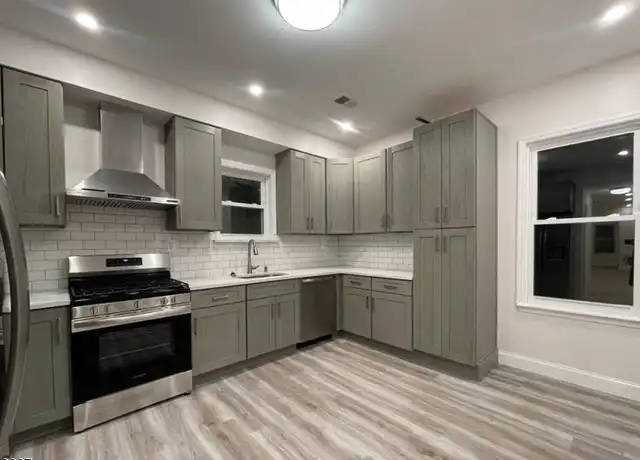 Property at 945 Monroe Ave, Elizabeth, NJ, 07201, 3 beds, 1 bath, [object Object]