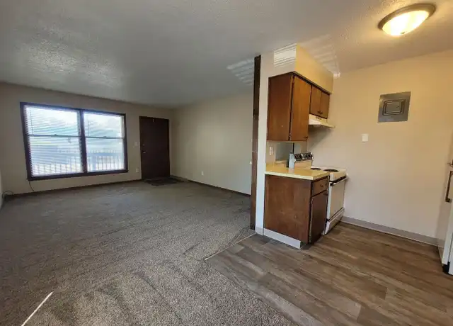 Property at West Glen Apartments - 704 13th St, West Des Moines, IA, 50265, 1-2 bed, 1-1.5 bath, [object Object]