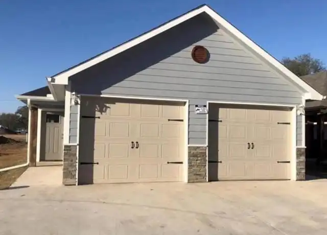 Property at 611 E Carter St, Sherman, TX, 75090, 3 beds, 2 baths, [object Object]