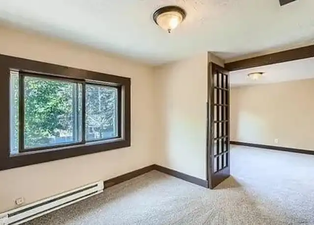 Property at 1386 Furness Pkwy Unit Upper Duplex, Maplewood, MN, 55119, 3 beds, 1 bath, [object Object]