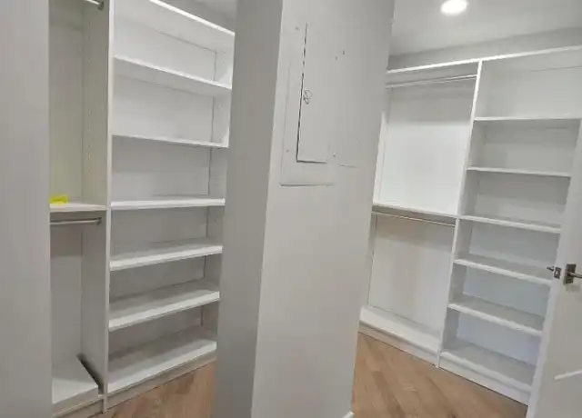 Property at 2 Claridge Dr, Verona, NJ, 07044, 1 bed, 1.5 baths, [object Object]