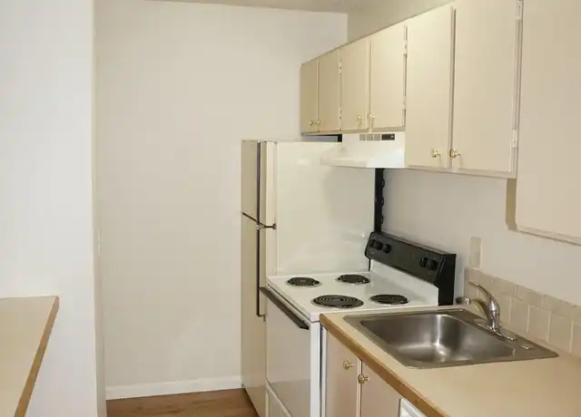 Property at 3410 SW Alice St Unit 3, Portland, OR, 97219, 1 bed, 1 bath, [object Object]