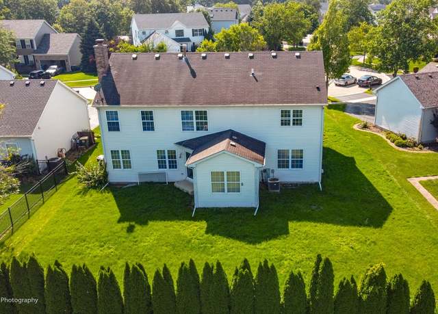 Photo of 1655 Whispering Oaks Dr, West Chicago, IL 60185