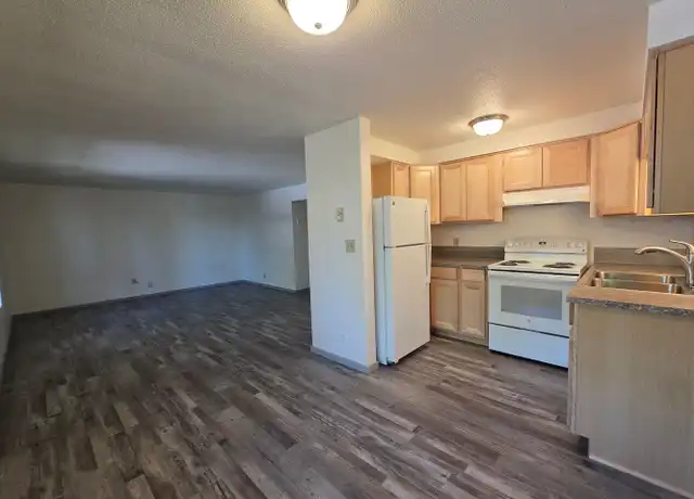 Property at 2785 Oak St Unit 10676, Eugene, OR, 97405, 2 beds, 1 bath, [object Object]