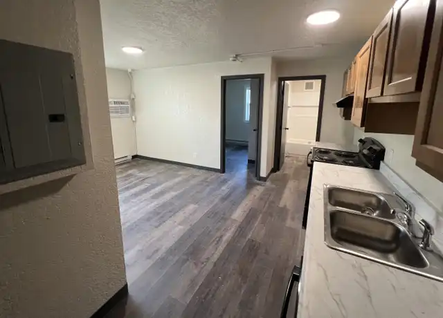 Property at 1011 N 2nd St Unit 4, Aberdeen, SD, 57401, 1 bed, 1 bath, [object Object]