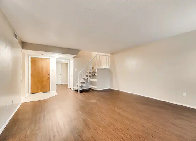 Property at 3101 Duck Creek Pkwy, Garland, TX, 75044, 2 beds, 1.5 baths, [object Object]