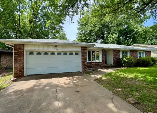 Property at 1356 E Lakewood St, Springfield, MO, 65804, 3 beds, 2 baths, [object Object]
