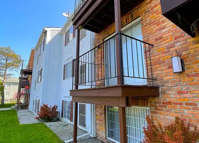 Property at Walnut Creek Apartments - 23812 Middlebelt Rd, Farmington Hills, MI, 48336, 1 bed, 1 bath, [object Object]
