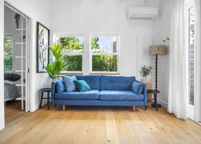 Property at 3917 NE 12th Ave Unit B, Portland, OR, 97212, 1 bed, 1 bath, [object Object]