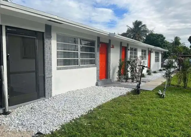 Property at 512 SW 7th St Unit B, Hallandale Beach, FL, 33009, 0 beds, 1 bath, [object Object]
