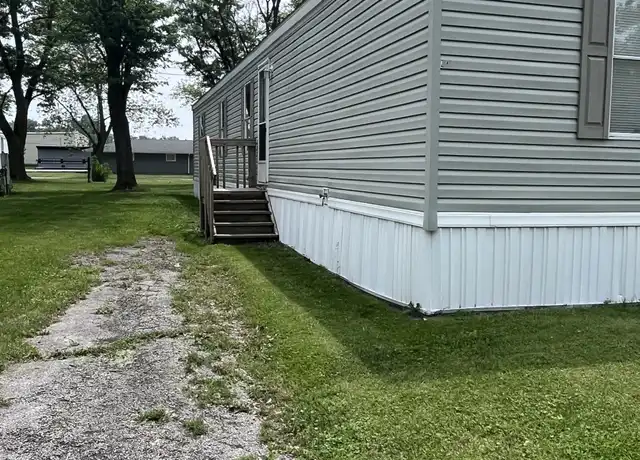 Property at 20 Harmony Cir, Valparaiso, IN, 46385, 3 beds, 2 baths, [object Object]