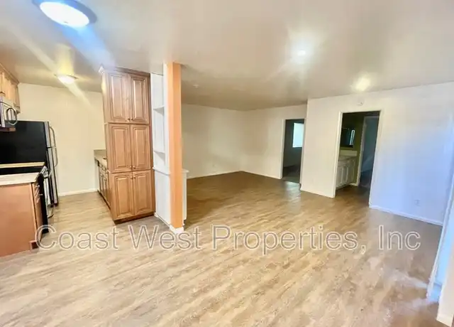 Property at 4046 Crown Point Dr Unit 6, San Diego, CA, 92109, 2 beds, 1 bath, [object Object]