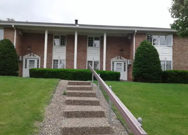 Property at 3524 60th St Unit 5, Moline, IL, 61265, 2 beds, 1 bath, [object Object]