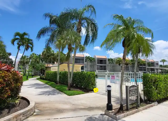 Property at 230 Lakeview Dr #207, Weston, FL, 33326, 2 beds, 2 baths, [object Object]